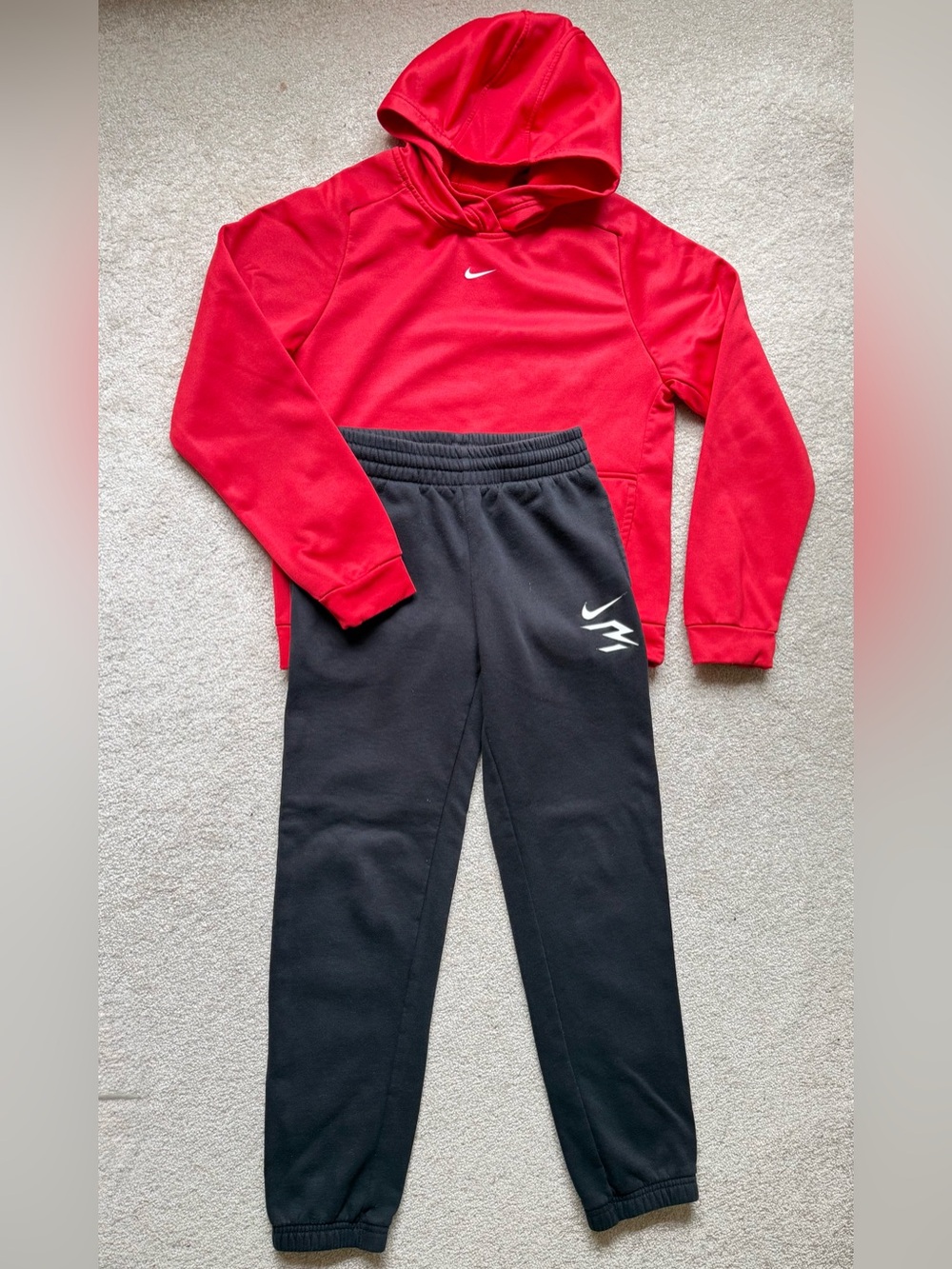NIKE BOYS SIZE L/XL MATCHING SET